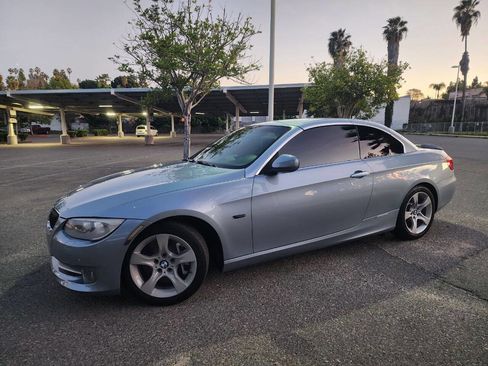 Used 2013 BMW 335i Convertible image 10