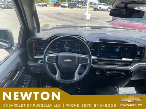 Used 2023 Chevrolet Silverado 1500 LT AWD/4WD image 20