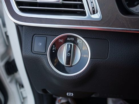 Used 2014 Mercedes-Benz E 350 Sedan image 23