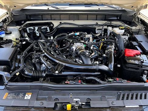 Certified 2025 Ford Bronco Outer Banks w/ Sasquatch Package AWD/4WD image 10
