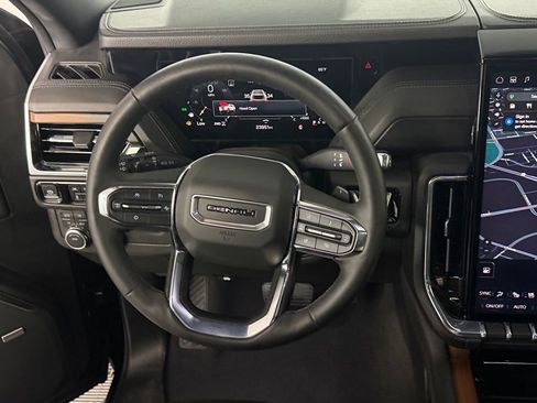Used 2025 GMC Yukon Denali image 15