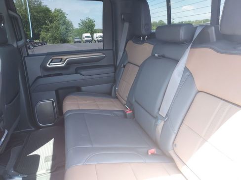 Used 2024 Chevrolet Silverado 2500 High Country w/ High Country Premium Package AWD/4WD image 28