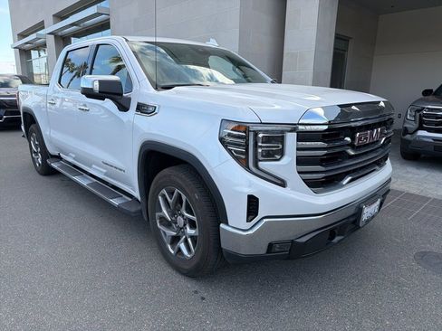 Used 2023 GMC Sierra 1500 SLT w/ SLT Premium Package RWD image 9