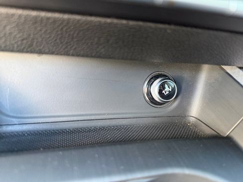 Used 2017 Audi A4 2.0T Premium Plus w/ Premium Plus Package image 31