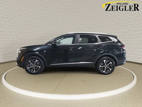 Used 2023 Kia Sportage EX AWD/4WD image 8