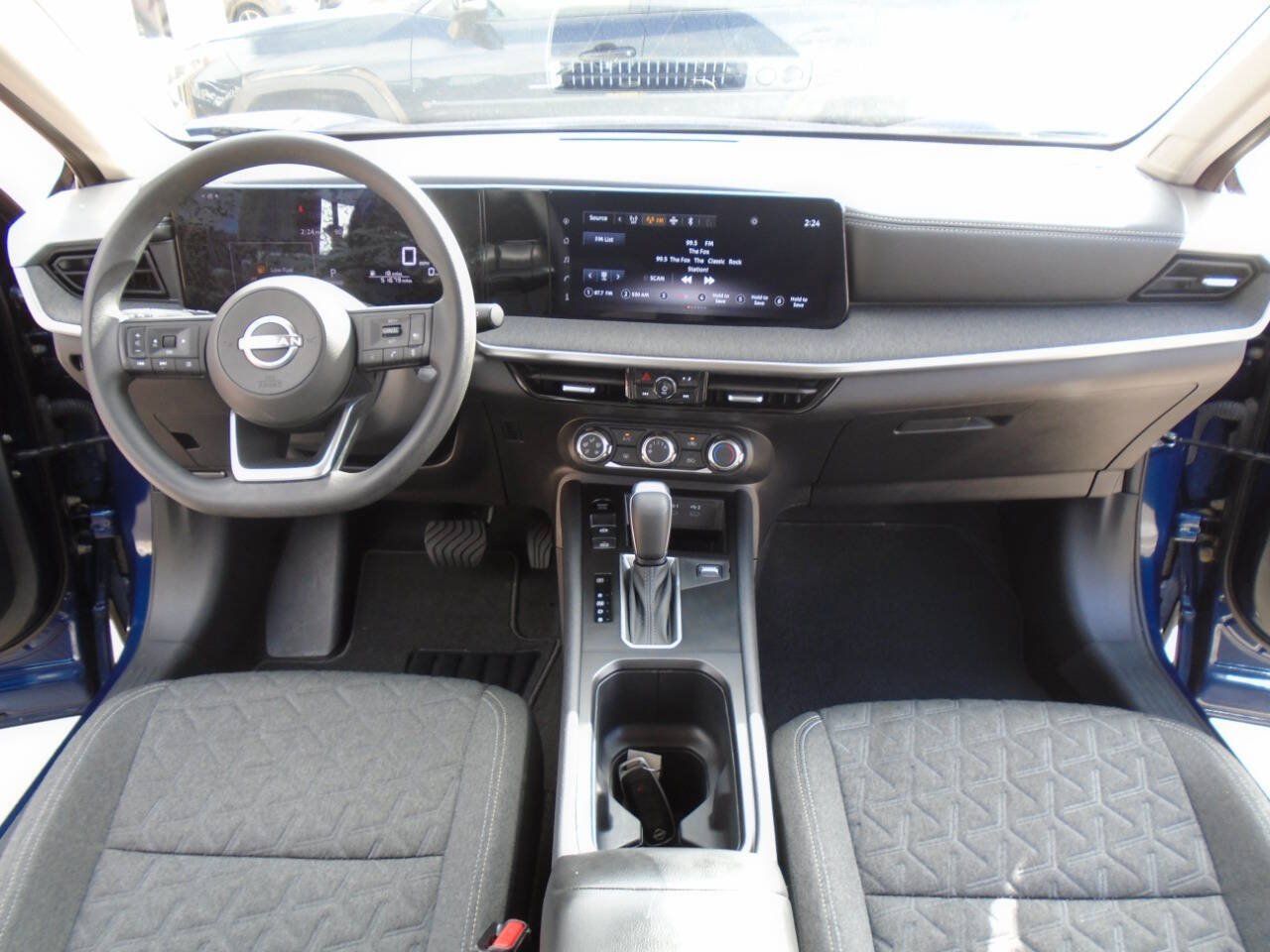 Used 2025 Nissan Kicks SV FWD image 15