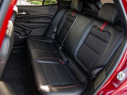 Used 2025 Chevrolet Trax RS image 12