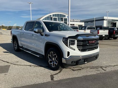 Used 2023 GMC Sierra 1500 SLT w/ SLT Premium Package image 3