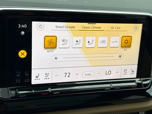 Certified 2024 Volkswagen Atlas Cross Sport SEL R-Line image 34