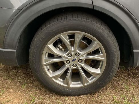 Used 2021 Ford Explorer XLT w/ Equipment Group 202A AWD/4WD image 10