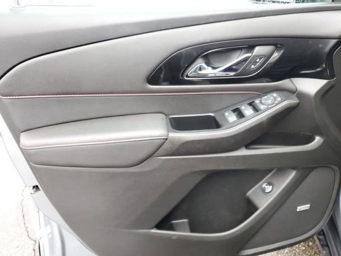 Used 2023 Chevrolet Traverse RS image 21