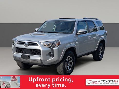 Used 2023 Toyota 4Runner TRD Off-Road Premium w/ Moonroof Package AWD/4WD image 4