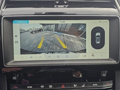 Used 2019 Jaguar F-PACE Premium image 34