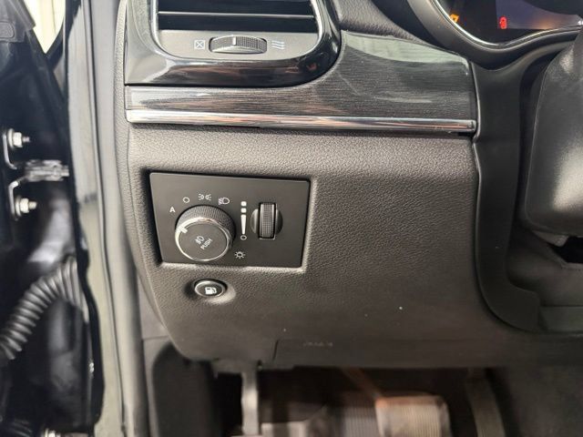 Used 2019 Jeep Grand Cherokee Trailhawk w/ Trailhawk Luxury Group AWD/4WD image 11