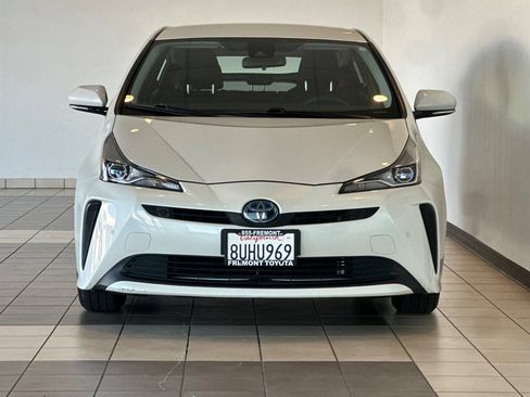 Certified 2020 Toyota Prius LE FWD image 9
