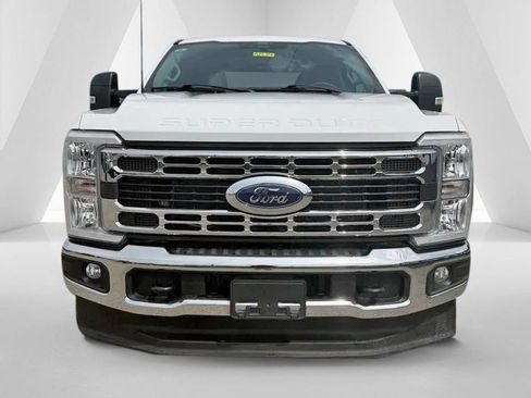 Used 2024 Ford F250 XLT w/ FX4 Off-Road Package AWD/4WD image 2