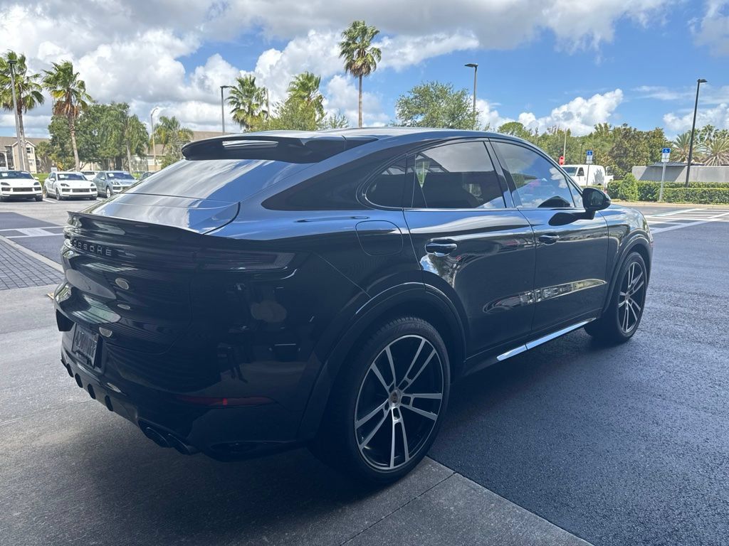 Certified 2024 Porsche Cayenne Coupe AWD/4WD image 4