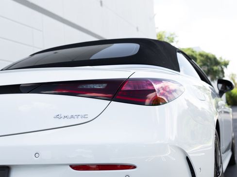 Used 2025 Mercedes-Benz CLE 450 4MATIC Cabriolet image 16