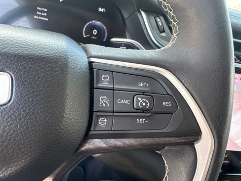 Used 2023 Jeep Grand Cherokee Limited AWD/4WD image 20