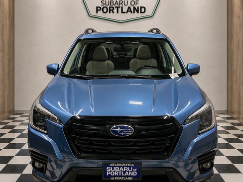 Used 2022 Subaru Forester Premium AWD/4WD image 2
