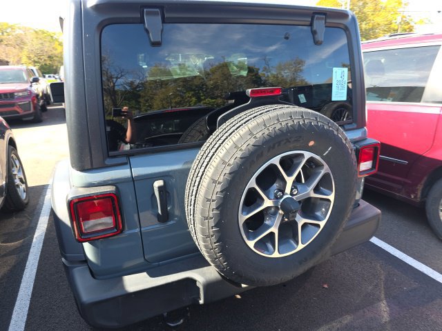 Used 2024 Jeep Wrangler Sport AWD/4WD image 7