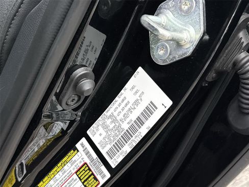 Used 2024 Toyota Tundra Limited AWD/4WD image 31