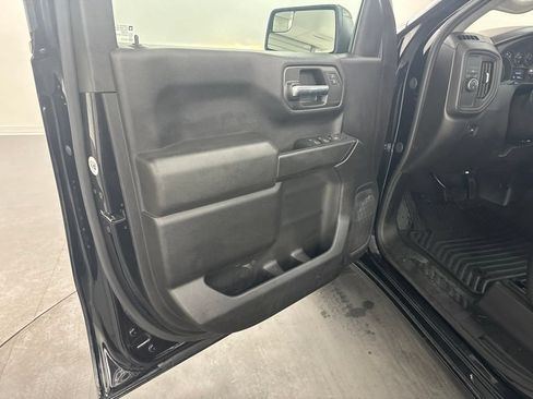 Used 2026 Chevrolet Silverado 1500 Custom w/ LPO, Dark Essentials Package RWD image 17