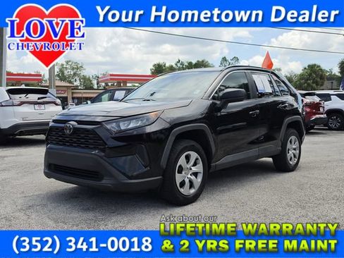 Used 2021 Toyota RAV4 LE FWD image 1