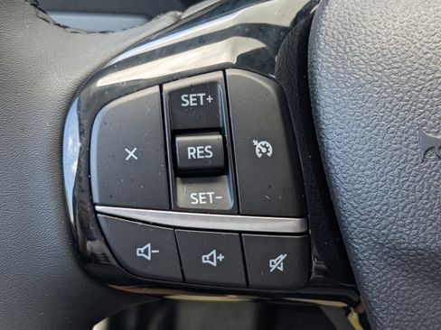 Used 2022 Ford Escape SE w/ Cold Weather Package image 24