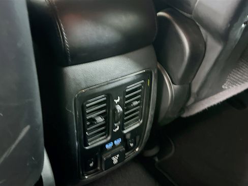 Used 2019 Dodge Durango GT image 26