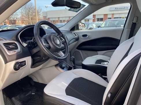 Used 2017 Jeep Compass Latitude w/ Popular Equipment Group image 13