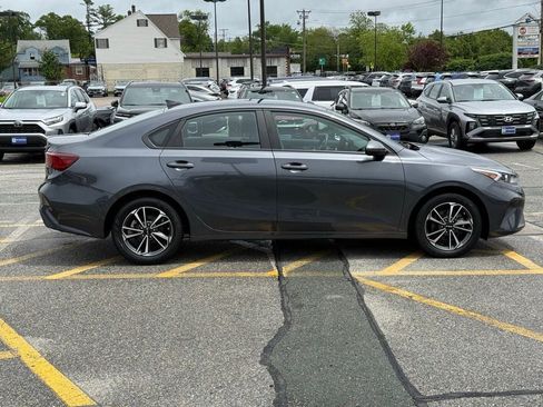 Used 2023 Kia Forte LXS FWD image 7