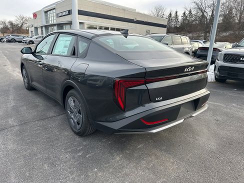 New 2025 Kia K4 LX image 7