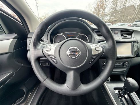 Used 2019 Nissan Sentra S image 11