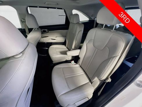 Certified 2023 Kia Sorento SX Prestige w/ Panoramic Sunroof Package AWD/4WD image 27
