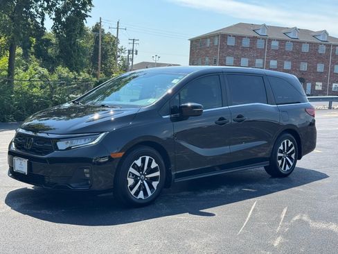 Certified 2026 Honda Odyssey EX-L image 9