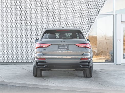 Certified 2025 Audi Q3 2.0T Premium w/ Convenience Package image 28