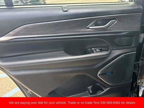 Used 2022 Jeep Grand Cherokee L Overland w/ Luxury Tech Group IV AWD/4WD image 48