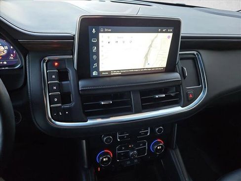Used 2023 Chevrolet Tahoe Z71 w/ Luxury Package AWD/4WD image 15