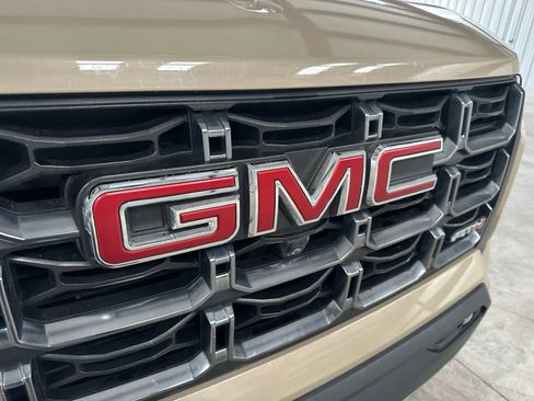 Used 2023 GMC Canyon AT4 w/ AT4 Premium Package image 9