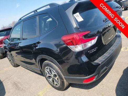 Used 2019 Subaru Forester Premium image 3