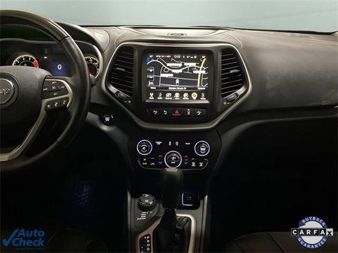 Used 2017 Jeep Cherokee Overland w/ Technology Group image 13