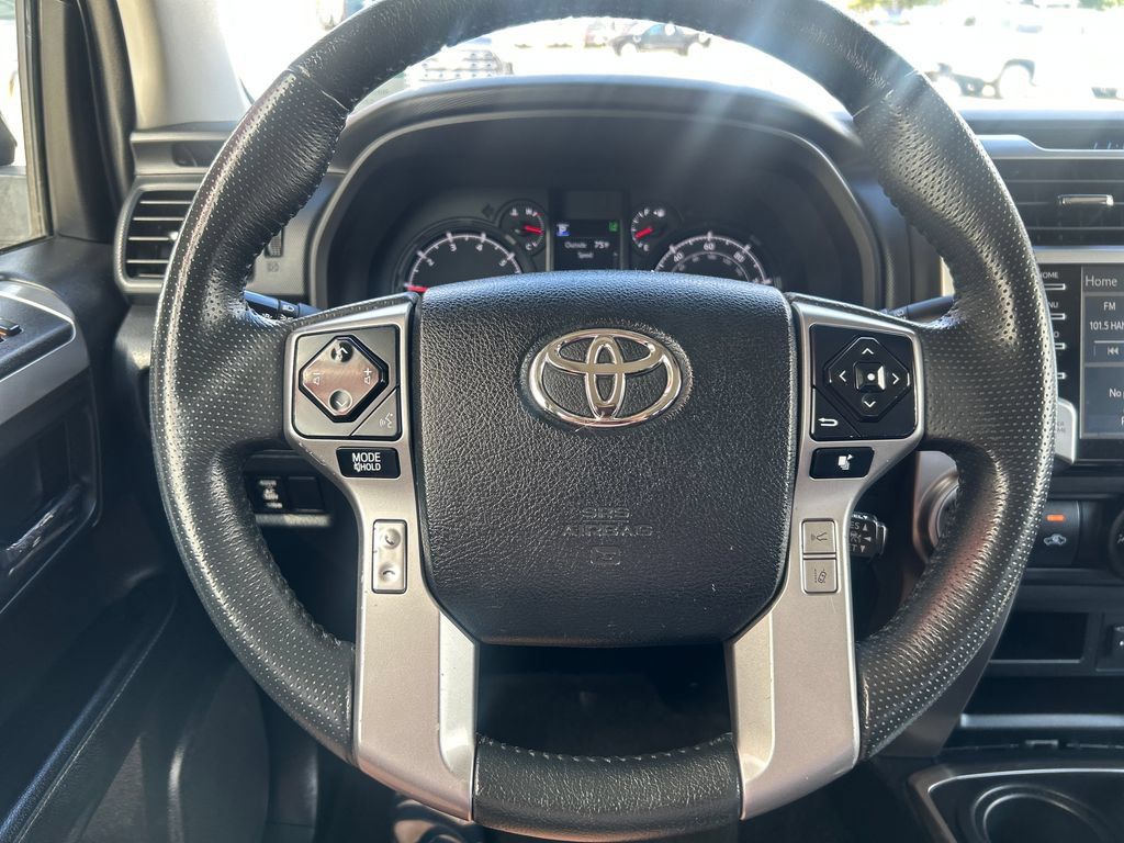 Certified 2020 Toyota 4Runner SR5 Premium AWD/4WD image 17