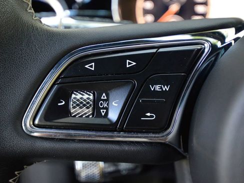 Used 2022 Bentley Flying Spur V8 image 37