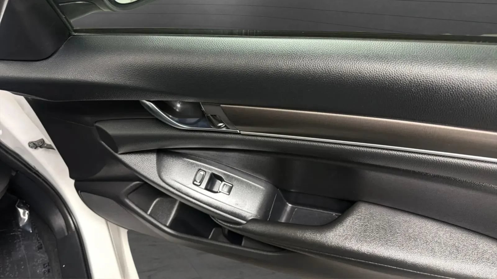 Used 2019 Honda Accord LX image 18