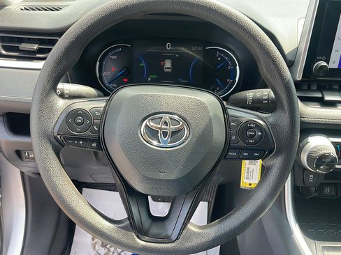 Used 2025 Toyota RAV4 LE AWD/4WD image 22