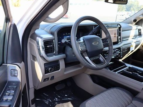 Used 2026 Ford F350 Platinum w/ Platinum Plus Package AWD/4WD image 4