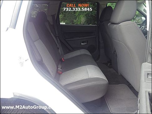 Used 2010 Jeep Grand Cherokee Laredo image 14