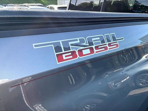 Used 2020 Chevrolet Silverado 1500 Custom Trail Boss w/ Custom Convenience Package AWD/4WD image 23