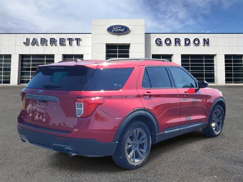 Certified 2024 Ford Explorer XLT w/ Equipment Group 202A RWD image 4